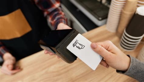 Contact vs. Contactless Smart Cards: Which is Better 